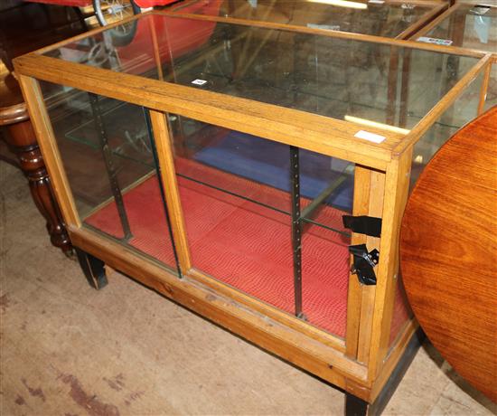 Rectangular glass cabinet